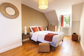 Room - Vrbo Property (Dampniat)