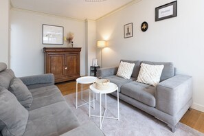 Living area - Vrbo Property (Dampniat)