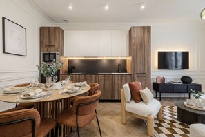 Classic Apartment | Dining - PoeticStay - Champs-Élysées - Galilée (Paris)
