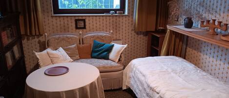 4 chambres, fer et planche à repasser, Wi-Fi, draps fournis