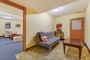 5 bedrooms - Luxury Modern Villa Downtown Convention (Minneapolis)