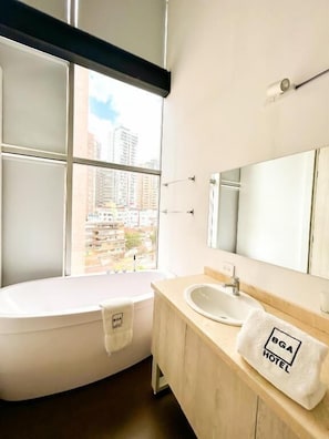 Deluxe Suite, City View | Bathroom - HOTEL BGA  (Bucaramanga)