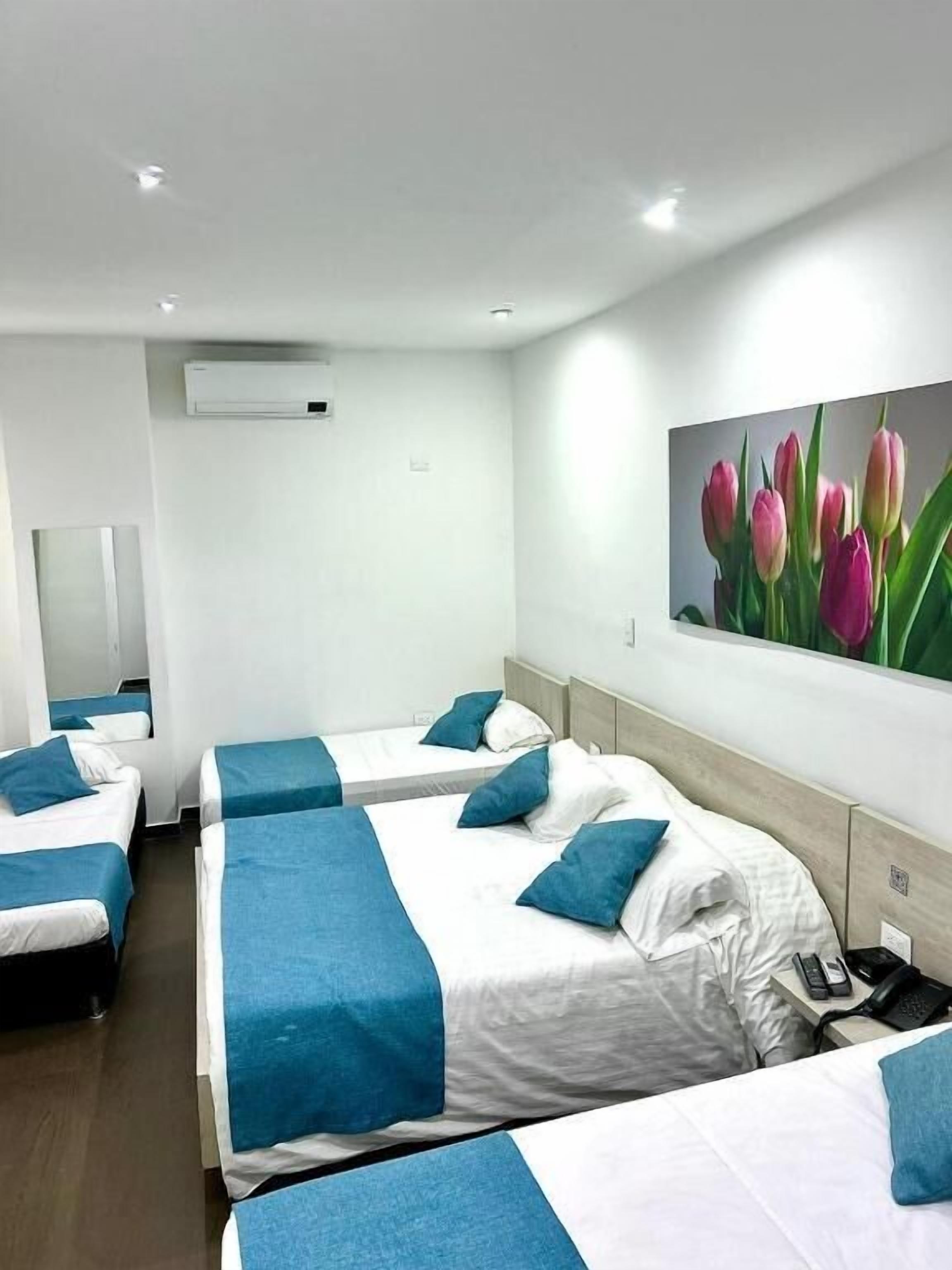Family Room | In-room safe, soundproofing, free WiFi