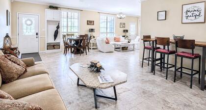 Millican Farmhouse 5 Acre Retreat - ONLY 12 minutes from CSTAT!!
