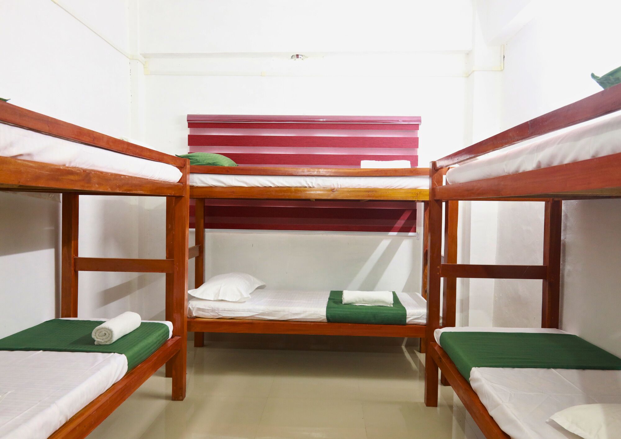Comfort Shared Dormitory | Laptop workspace, free WiFi