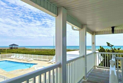 Bright 2nd Floor Condo•End Unit•Side Ocean View•Pool•Direct Beach Access
