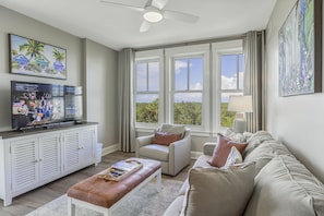 Living area - Baytowne Wharf Village 2BR Condo - Sandestin Golf, Tennis & Marina (Miramar Beach)
