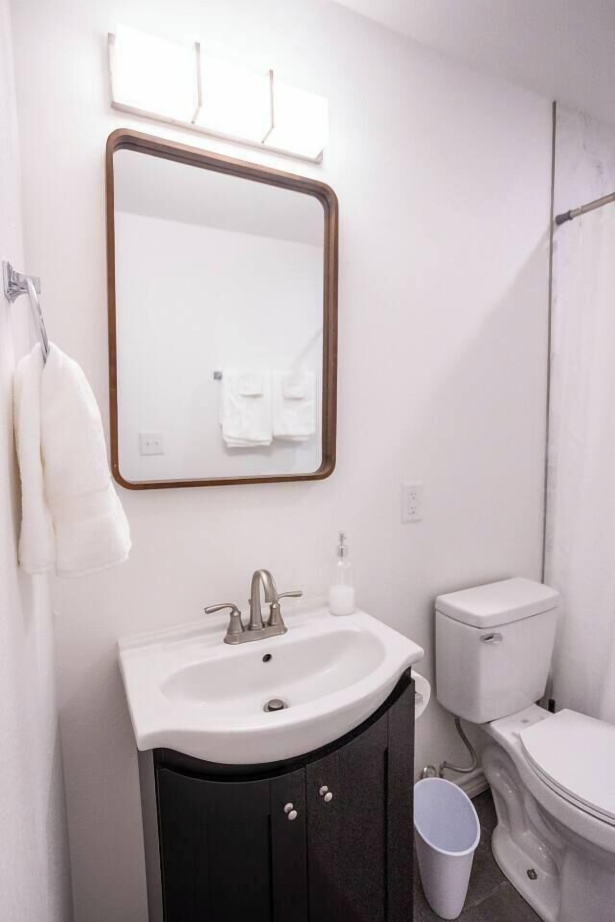 Towels, soap, shampoo, toilet paper