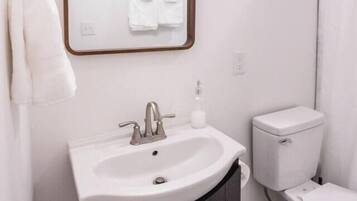 Towels, soap, shampoo, toilet paper