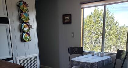 Cozy 2-bedroom mobile home with AC in marvelous Seligman
