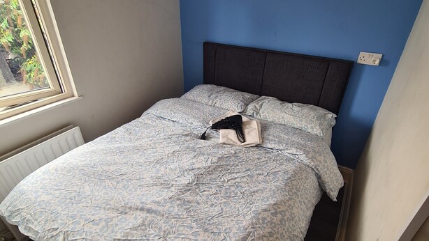 1 chambre, bureau, fer et planche à repasser, Wi-Fi