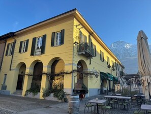 Esterni