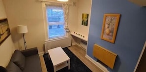TV - Private Apartment (Flat 4) (Dublin)