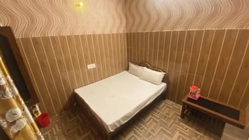 Deluxe Double Room | Laptop workspace, free WiFi