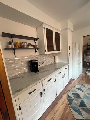 Interior - Red Brick Suite (Hanover)