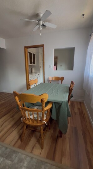 Dining - Red Brick Suite (Hanover)