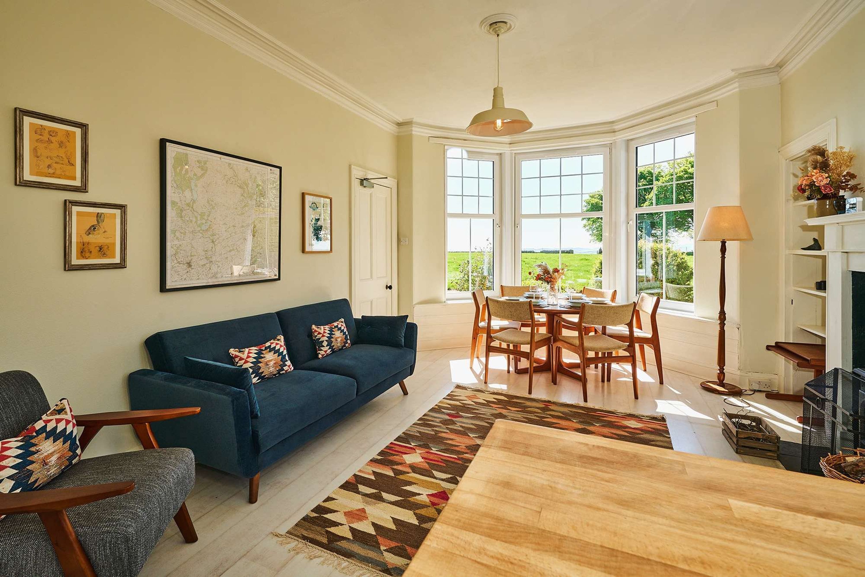 House | 14 bedrooms, high-speed internet