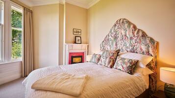 House | 14 bedrooms, high-speed internet