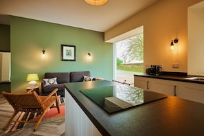 House - Stylish Barn Conversion Woodland Views Angus (Kirriemuir)