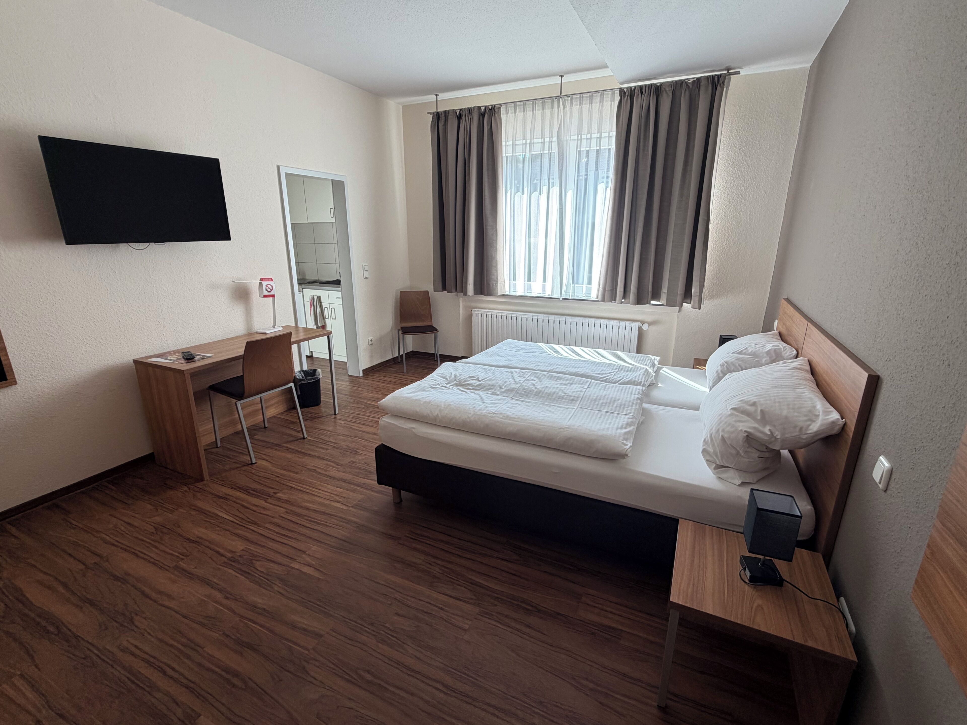 double room with kitchen
