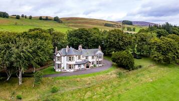House | 5 bedrooms, Internet