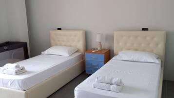 Cortinas opacas y wifi gratis