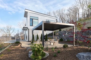 Property grounds - The Heartscape Collection | 3 Private Mountain Homes Near Asheville (Marshall)