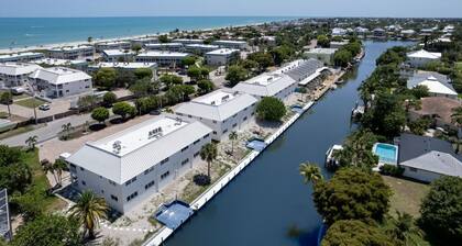 Sanibel Arms C1 | Renovated Residence | Steps to Beach | Boat Dock