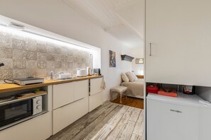Interior - Apartment 'Sweet Rose Bairro Alto' with Balcony and Wi-Fi (Lisbon)