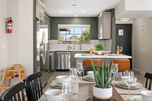 Private kitchen - Pool Retreat w/ Game Room + Putting Greens (Glendale)