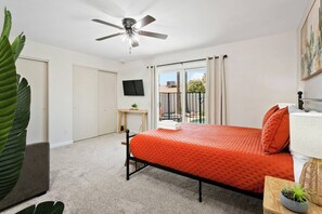 Room - Pool Retreat w/ Game Room + Putting Greens (Glendale)