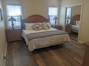 Iron/ironing board, Internet, bed sheets - 
This beautiful stick-built home has just been remodeled. In Spanish Springs (Lady Lake)