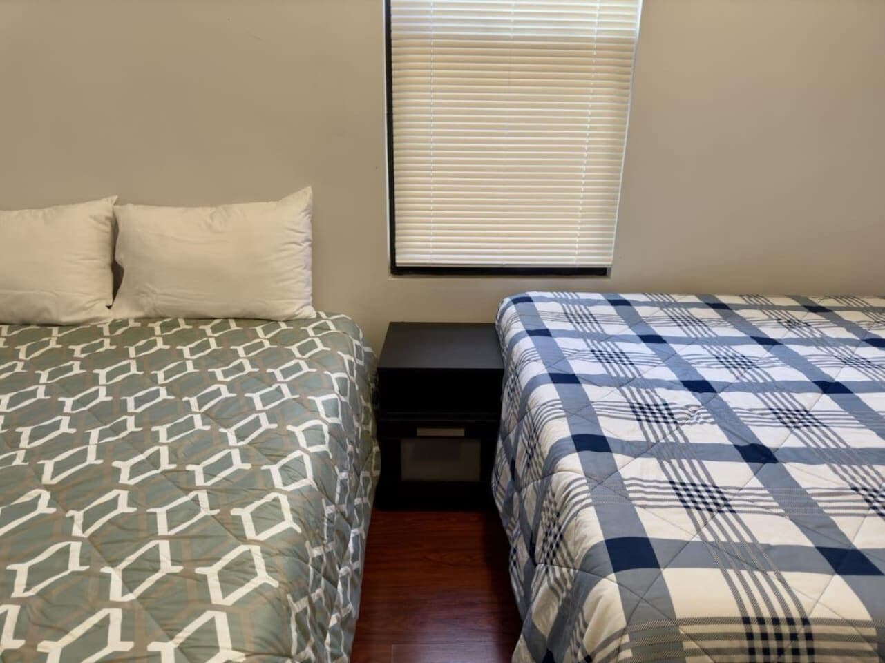 2 bedrooms, desk, iron/ironing board, WiFi