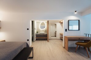 A modern bedroom with a bed, a desk, and a chair. - Chalkidiki Peaceful Retreat With Private Parking (Sithonia)