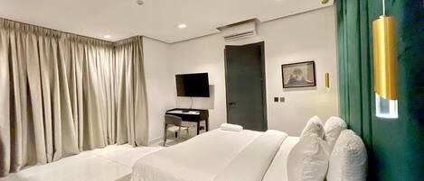 Deluxe Apartment, Balcony, City View