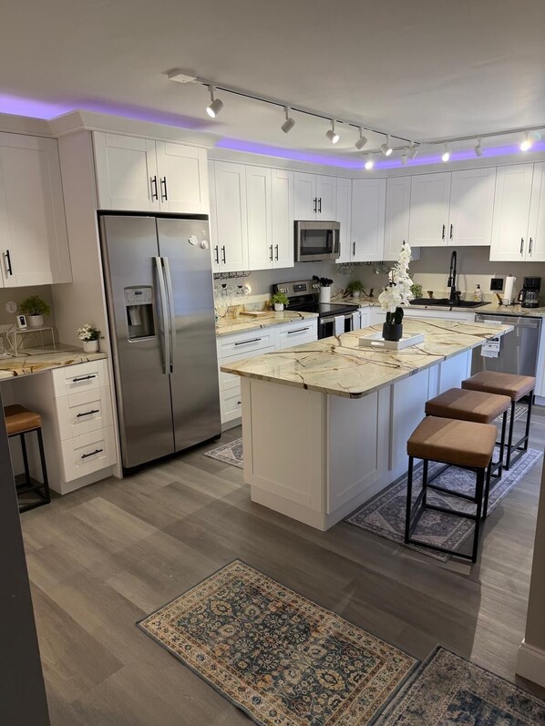 Private kitchen - Vrbo Property (Delray Beach)
