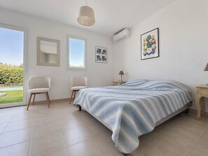 Iron/ironing board, WiFi, bed sheets - Luxury 4-Bedroom Villa in Saint-Tropez with Panoramic Sea Views (Saint-Tropez)