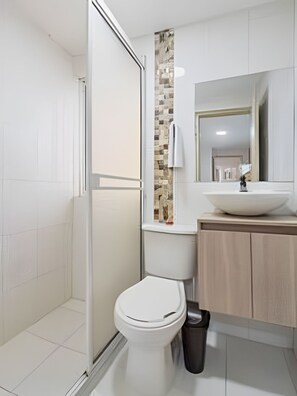 Basic Apartment | Bathroom - Centro historico Lupe (Santa Marta)