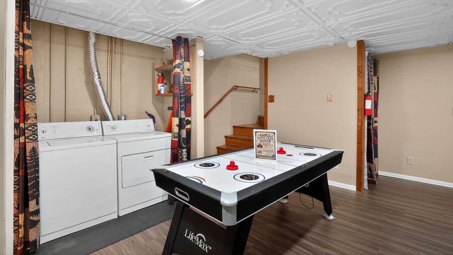 Cabin Outdoor Space Views Gym Game Room