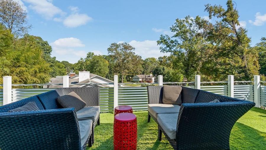 Modern Retreat Hot Tub Bar Patio HPU