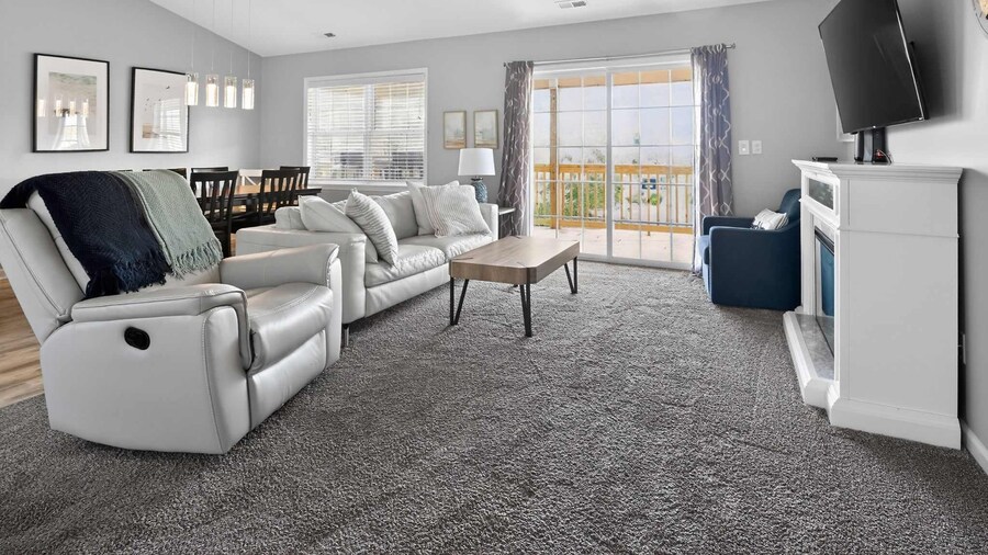 Coastal 4BR Retreat Hot tub Water Views Deck Pet-friendly