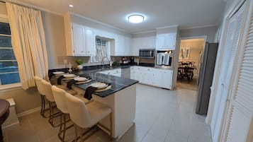 House | 6 bedrooms