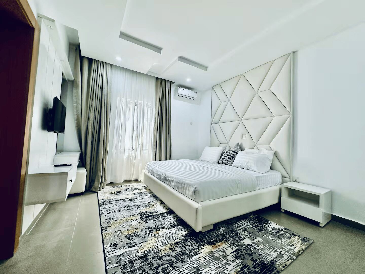 5 habitaciones, escritorio, tabla de planchar con plancha y wifi gratis 