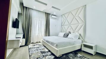 5 habitaciones, escritorio, tabla de planchar con plancha y wifi gratis
