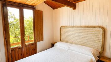 2 bedrooms, internet, bed sheets