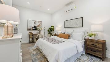 2 bedrooms, WiFi (free), bed sheets