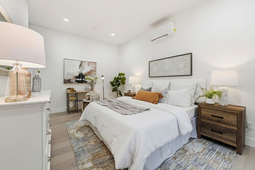 2-bedroom, 2.5-bath modern condo, newly built, in  Redwood City with AC