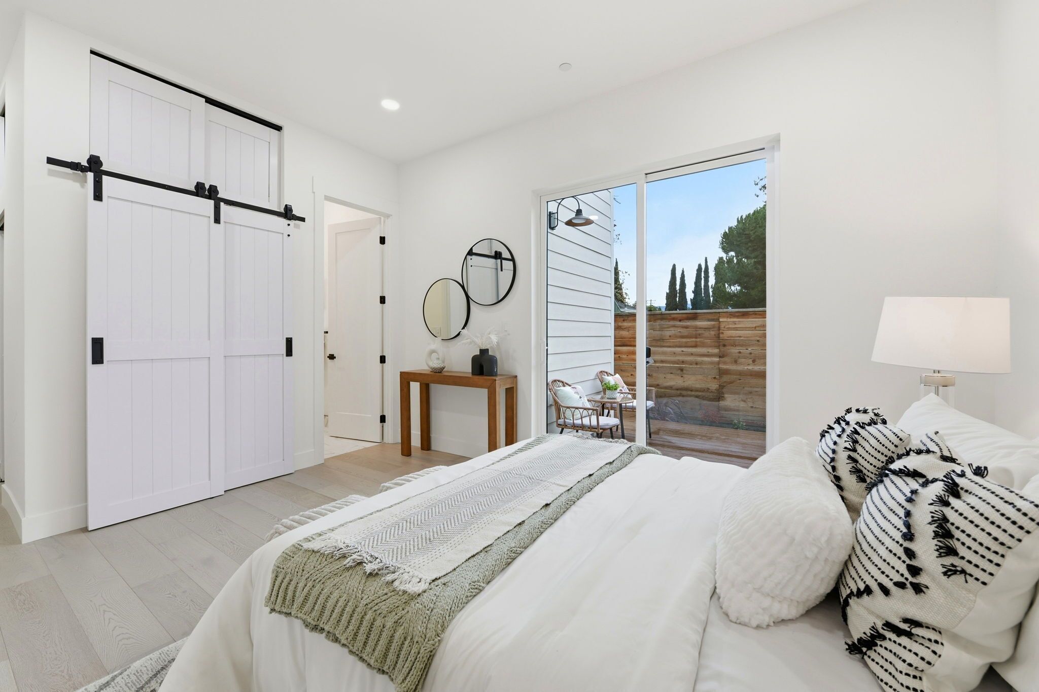 2 bedrooms, WiFi (free), bed sheets