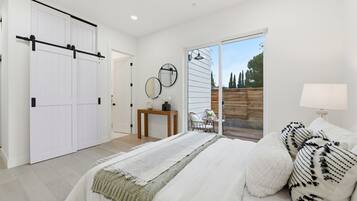 2 bedrooms, WiFi (free), bed sheets