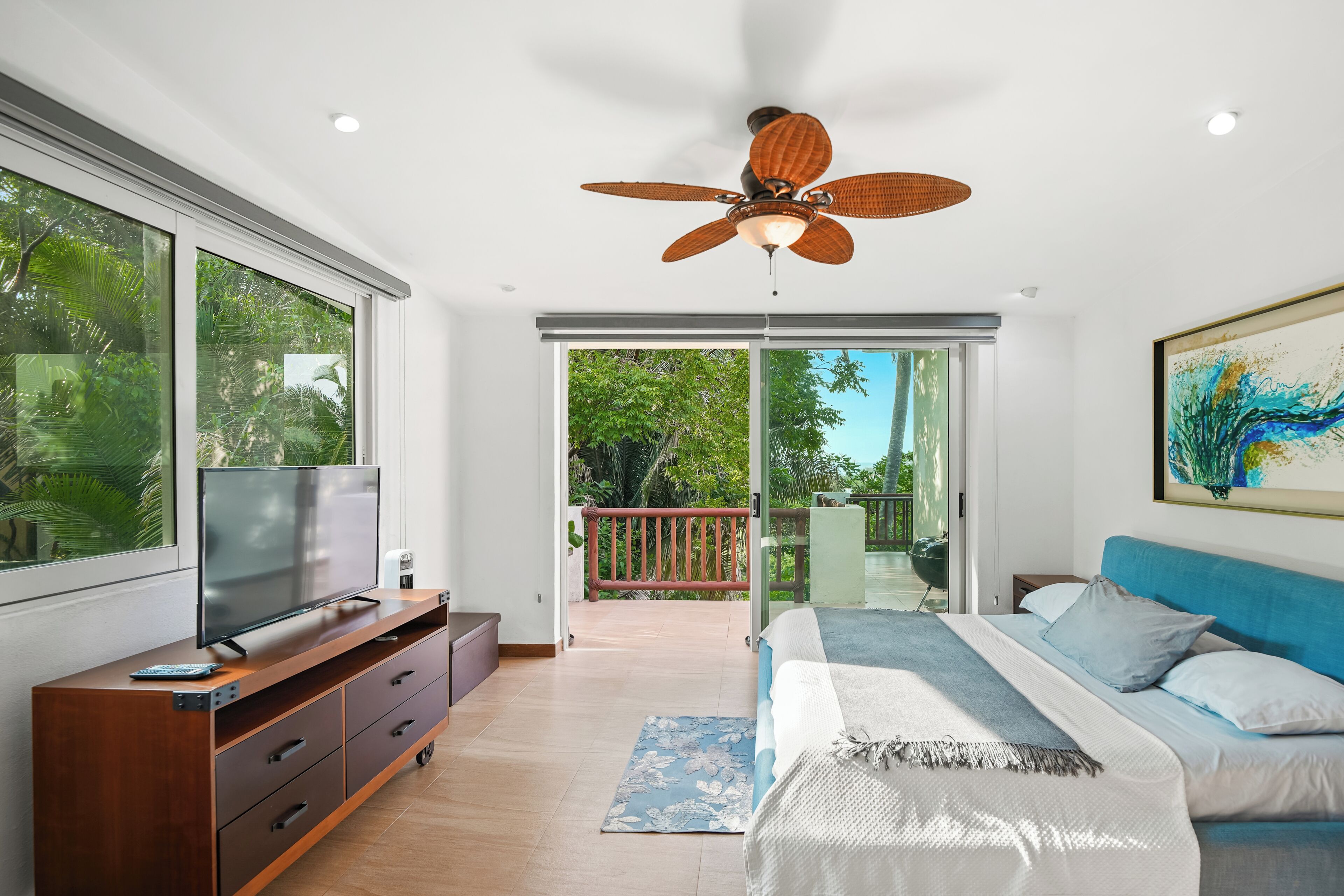 Comfort Condo, Balcony, Sea View